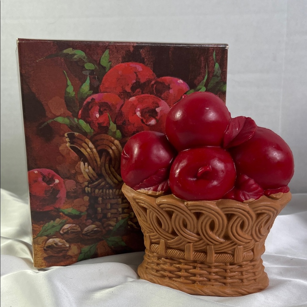 VINTAGE Avon Bountiful Harvest Spiced Apple Fragrance Decorative Pomander New‎